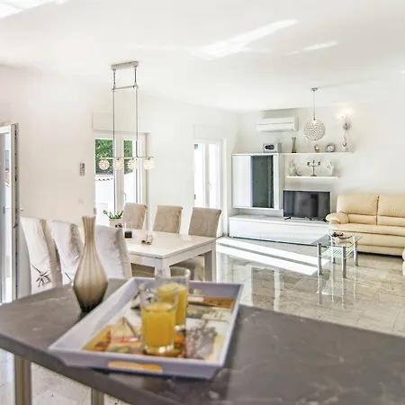 Contemporary In With Swimming Pool